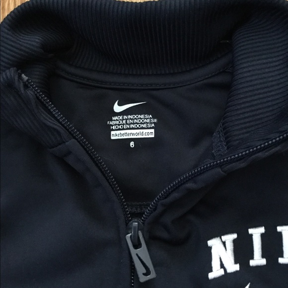 Kids Nike Zip Up Jacket Size 6 - Picture 3 of 4